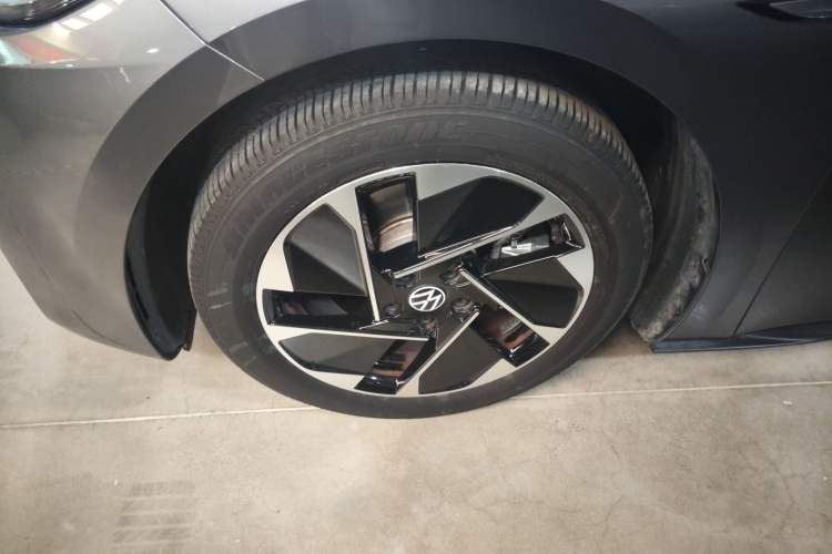 Used Volkswagen ID.3 2024 Pure & Smart Edition Left Front Wheel Hub