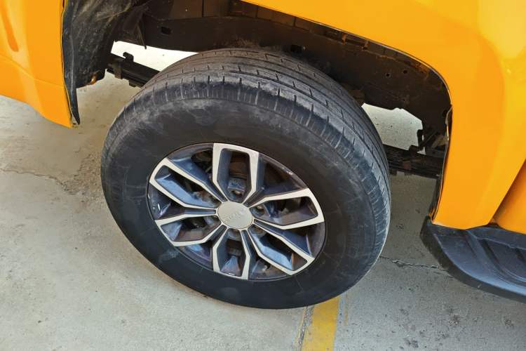 Used JMC Yuhu EV 2022 4x2 LX JX1032PSEF5BEV Exterior 5