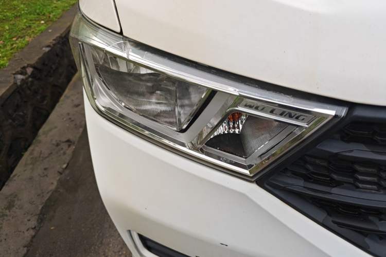 Used Wuling Hongguang 2019 1.5L S Basic Version China VI Standard LAR
