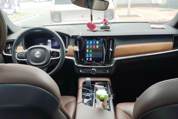 Used Volvo S90 2022 B5 Zhiyi Luxury Edition Center Console