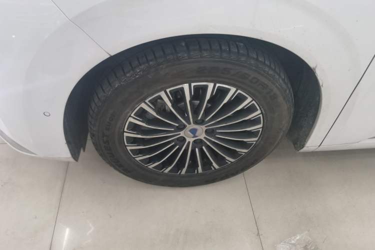 Used Denza D9 2022 DM-i 970 Four-Wheel Drive Flagship Model
