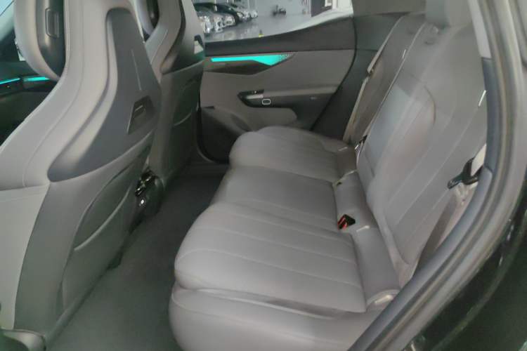 Used Lynk & Co 07 2024 EM-P 126 Long-Range Halo