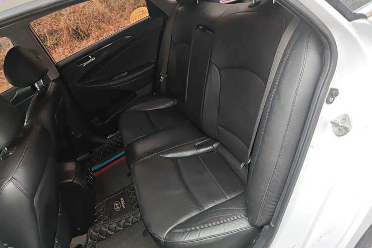 Used Hyundai Sonata 2013 2.4L Automatic Leading Edition China IV Standard