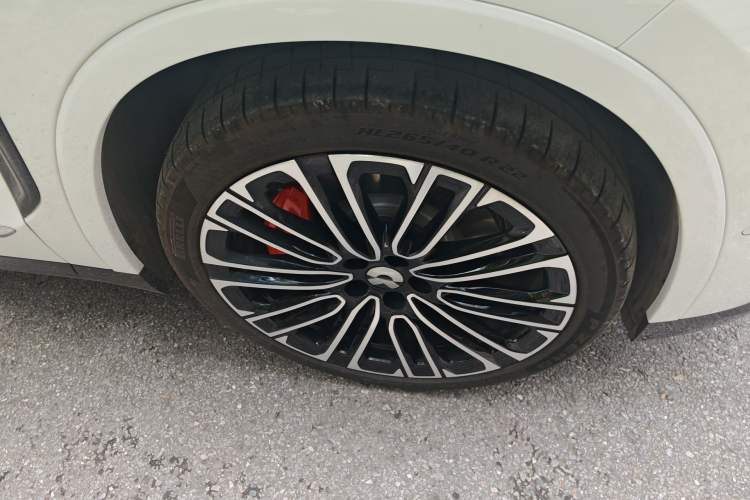 Used Nio ES8 2026 Model 6-seat Executive Signature Edition Right Front Wheel Hub