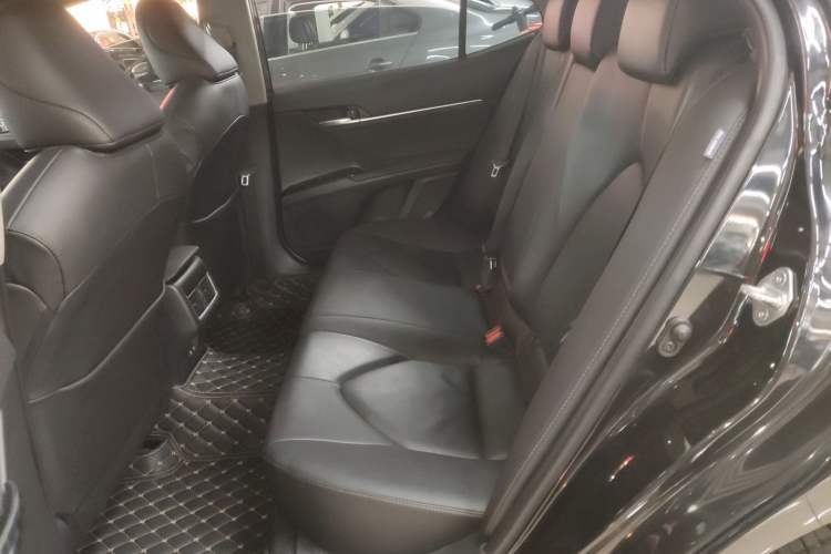 Used Toyota Camry 2022 2.0GVP Premier Edition
