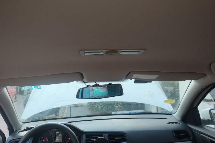 Used Volkswagen Lavida 2013 Revised Classic 1.6L Automatic Fashion Edition