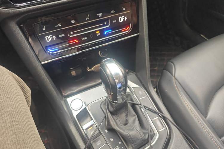 Used Volkswagen Tharu 2021 280TSI Two-Wheel-Drive Luxury Edition Gear Lever