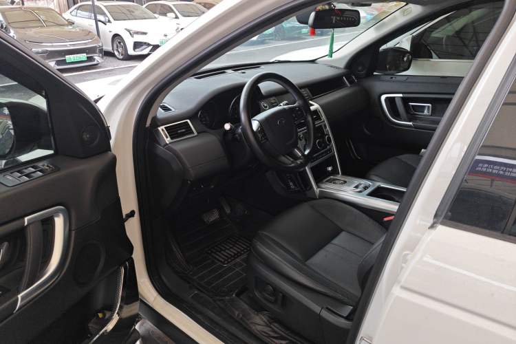 Used Land Rover Discovery Sport 2016 2.0T SE Driver Seat