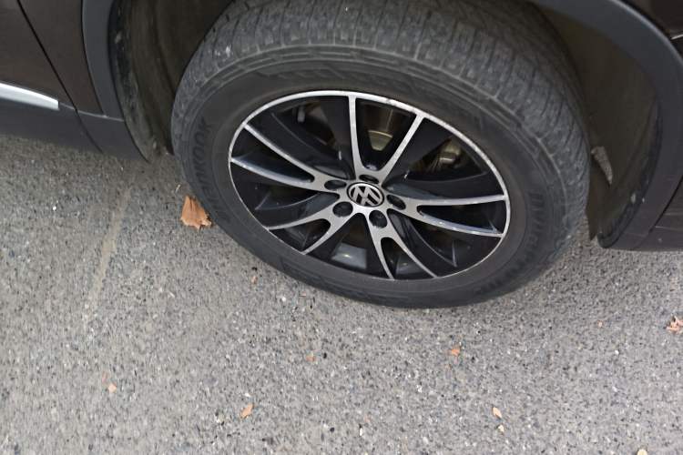 Used Volkswagen Tiguan 2015 1.8TSI Automatic Two-Wheel Drive Luxury Model Right Front Wheel Hub