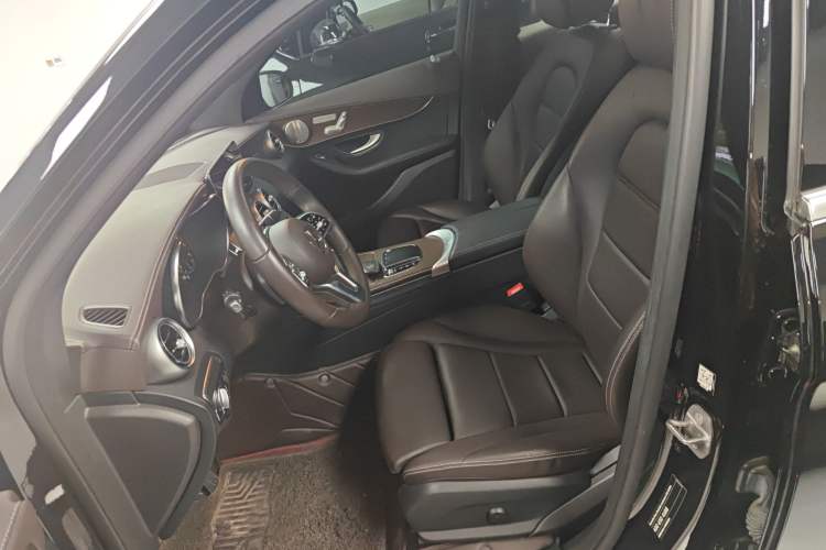 Used Mercedes-Benz GLC 2022 Refreshed GLC 300 L 4MATIC Dynamic Edition Prestige Version Left Front Seat