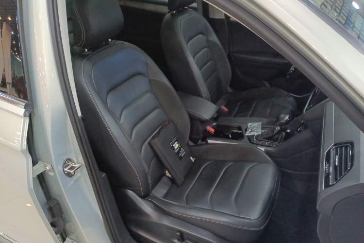 Used Volkswagen Tiguan L 2018 Facelift 330TSI Automatic Two-Wheel Drive Luxury Edition