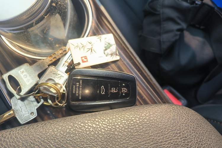 Used Toyota Camry 2018 2.5G Luxury Edition Vehicle Key