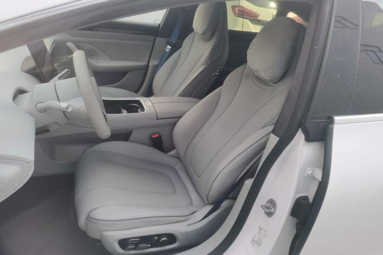 Used Hima Luxeed S7 2025 855 km Max