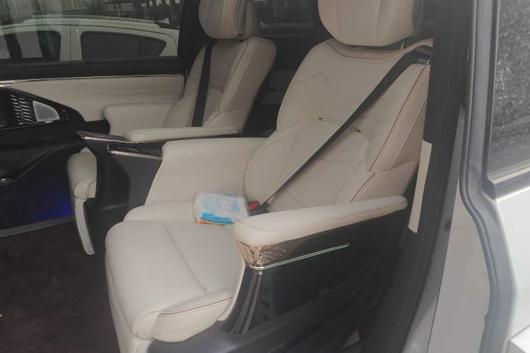 Used GAC Trumpchi M8 2023 Zongshi Series Dual-Motor YuZun Edition