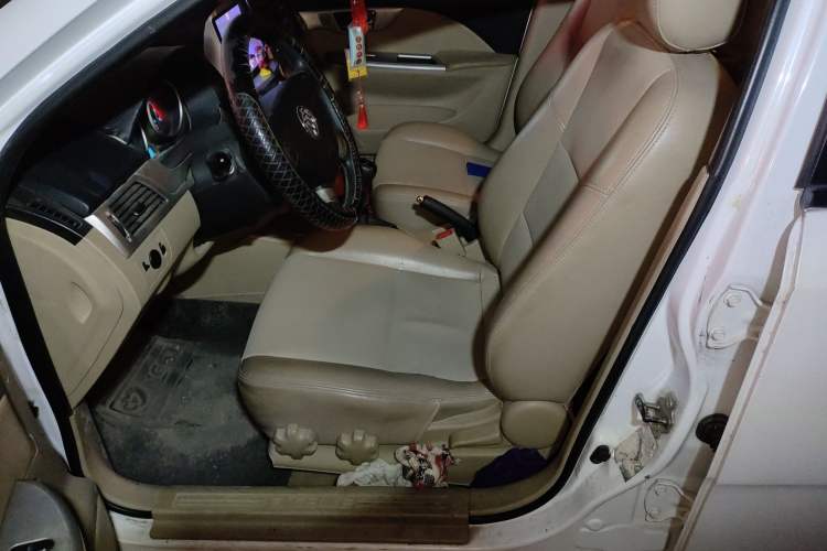 Used Buick Excelle 2015 1.5L Manual Classic Trim Left Front Seat