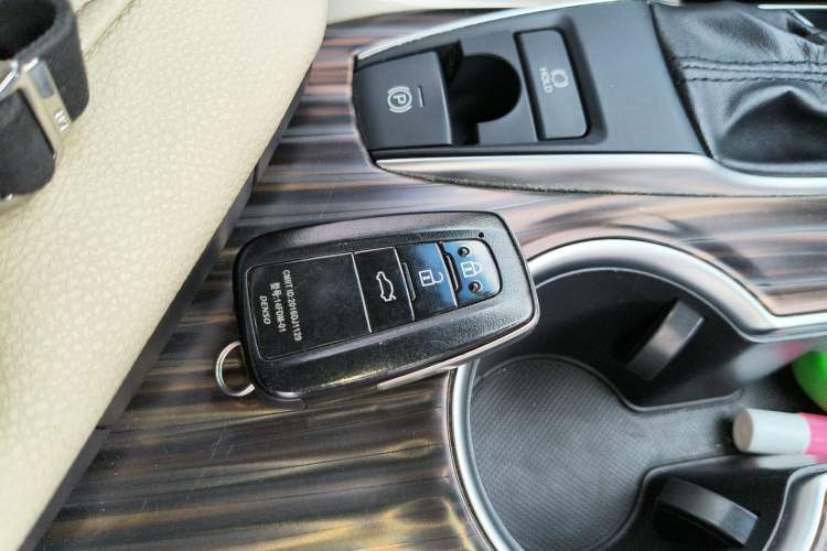 Used Toyota Camry 2019 Revised Version 2.0G Luxury Edition