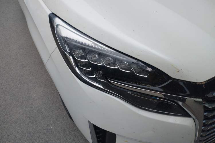 Used Buick GL8 2023 ES Lu Zun Comfort Model Right Front Headlight