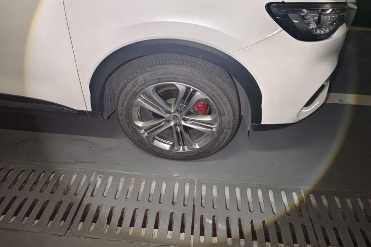 Used MG HS 2018 30T Automatic All-Wheel Drive Trophy Hormone-Infused Version China V Standard Right Front Wheel Hub