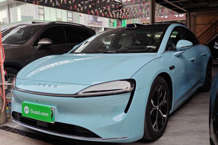 Used Hima Luxeed S7 2025 705 km Max