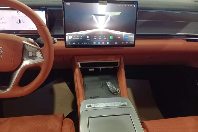 Used BYD Tang L 2025 EV 670KM LiDAR Flagship Version Audio And AC Panel