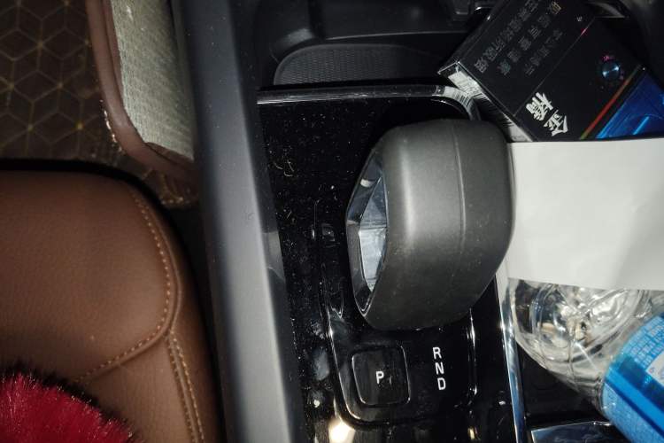 Used Volvo S60 2025 B4 Zhiyi Luxury Edition Gear Lever