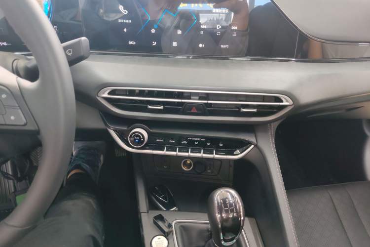 Used CHANGAN Eado 2021 PLUS 1.6L GDI Manual Luxury Model
