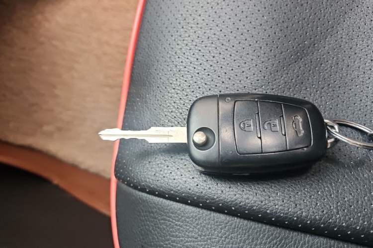 Used Bestune X80 2015 2.0L automatic comfort version Vehicle Key