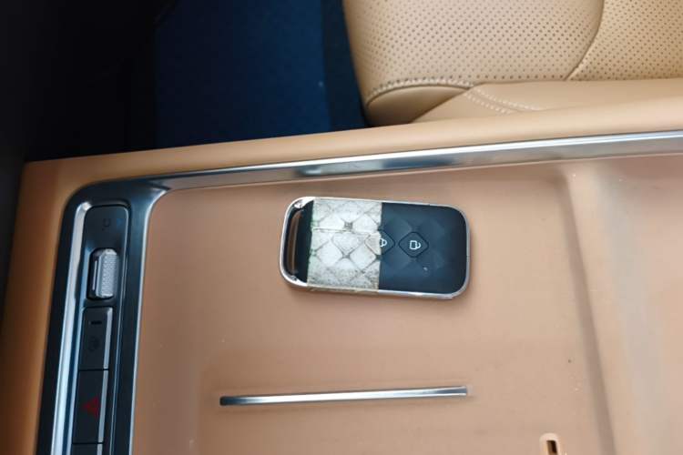 Used Wuling Starlight 730 2025 Model Plug-in Hybrid 125km Luxury Edition