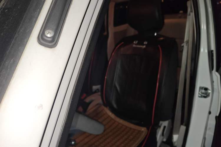 Used Jinbei New Hiace X30L 2023 1.5L Super-Enjoyment Edition Passenger Van 5/6/7-Seater Non-Air-Conditioned Version SWC15M