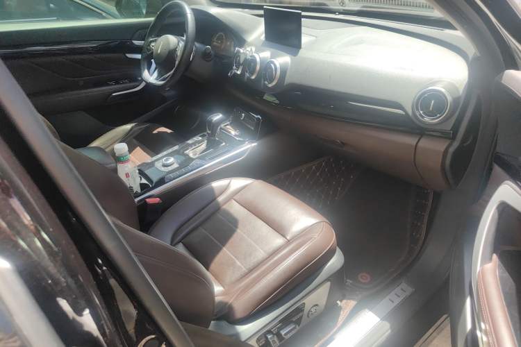 Used Wey VV7 2017 2.0T Flagship Model
