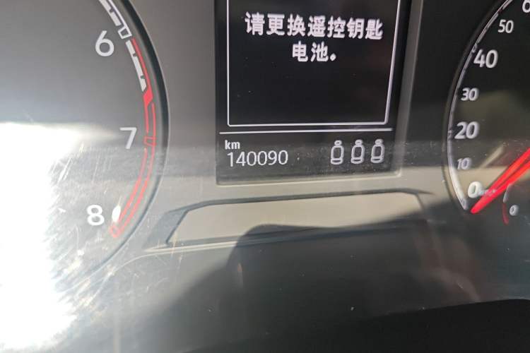 Used Volkswagen T-ROC 2018 280TSI DSG Two-Wheel Drive Advanced Version China V Emission Standard Odometer Close Up