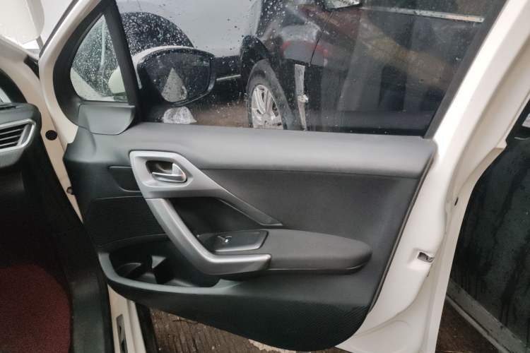 Used Peugeot 2008 2014 1.6L Automatic Trend Edition