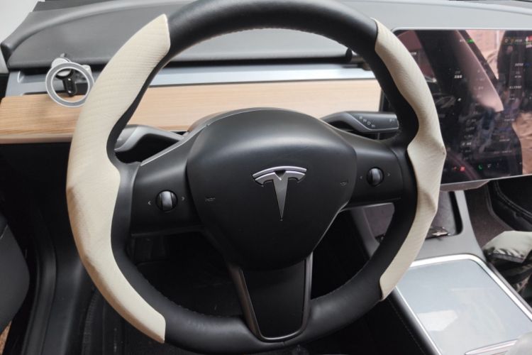 Used Tesla Model 3 2023 Rear-Wheel-Drive Version Steering Wheel