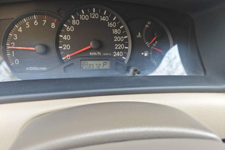 Used Toyota Corolla EX 2011 1.6L Automatic Luxury Edition Odometer Close Up