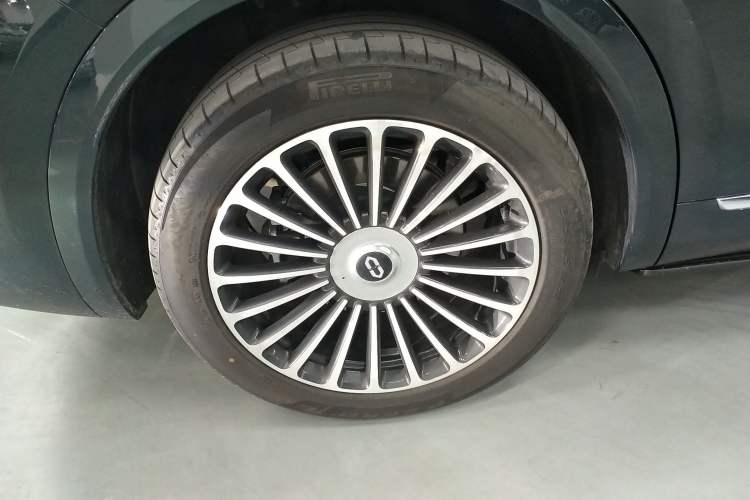 Used Hima AITO M8 2025 Extended-Range Ultra Version 53.4 kWh 6-Seater Edition Exterior 5