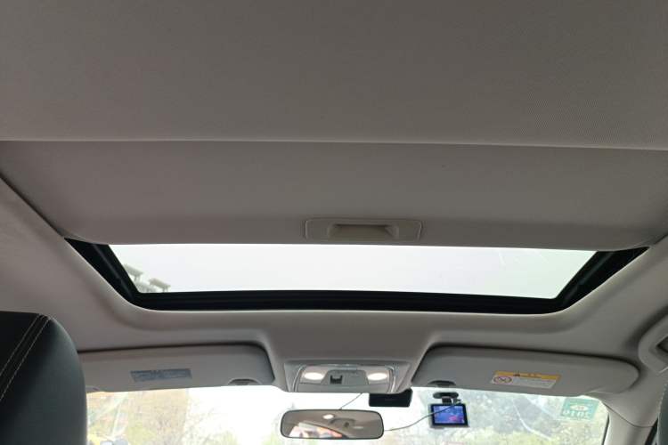 Used Venucia T90 2017 2.0L CVT Smart Edition Headliner