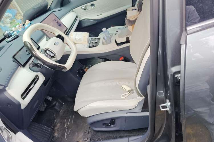 Used Geely Galaxy Xingjian 7 EM-i 2025 120km Exploration+ Version Left Front Seat