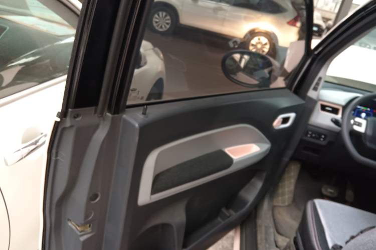 Used Chery New Energy QQ Ice Cream 2022 170km Sundae Phosphate Lithium-Ion