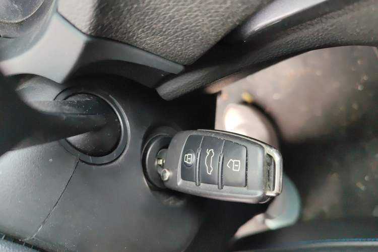 Used Audi A3 2020 Sportback 35 TFSI Fashion Edition China VI Emission Standard Vehicle Key