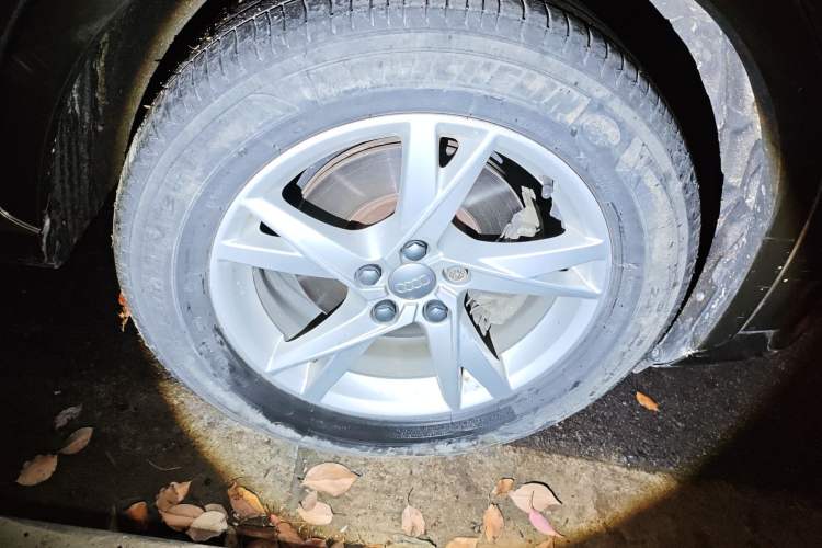 Used Audi Q3 2018 30th Anniversary Edition 30 TFSI Fashion Model Right Front Wheel Hub