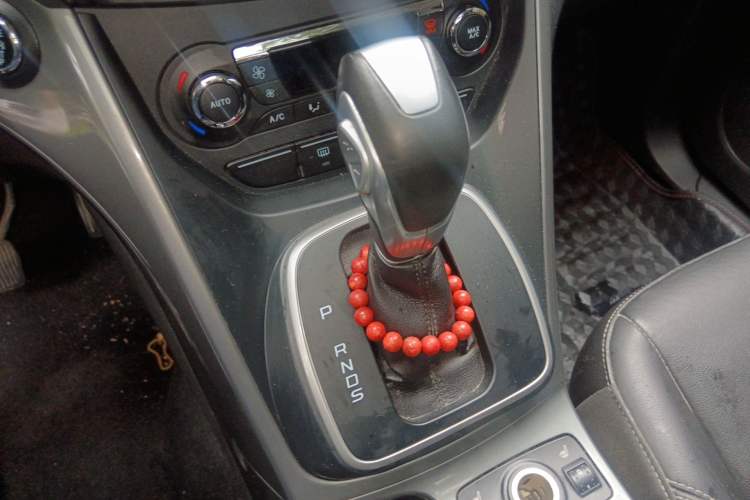 Used Ford Kuga 2015 1.5L GTDi Four-Wheel-Drive Elite Model Gear Lever