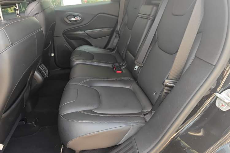 Used Jeep Cherokee 2016 2.4L Leading Smart Version