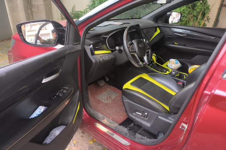 Used SWM Iron Man 2021 1.5T Automatic Star Edition Driver Seat