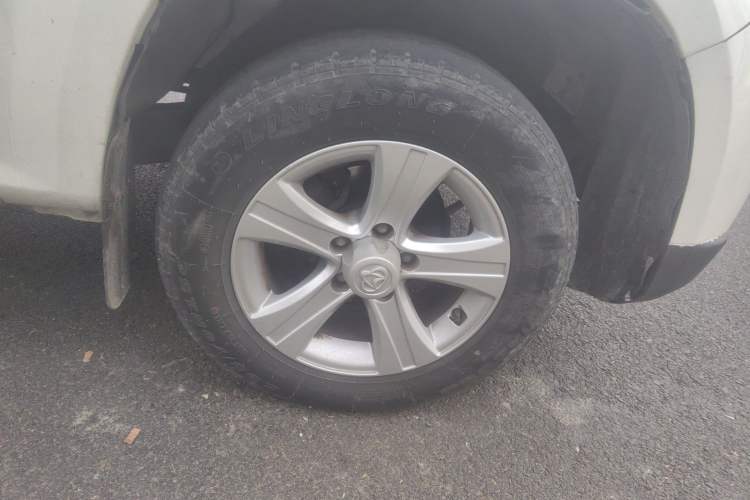 Used CHANGAN KAICHENG Shenqi F30 2019 1.5L Comfort Edition China VI Dual-Cab Short-Wheelbase DAM15KL Right Front Wheel Hub