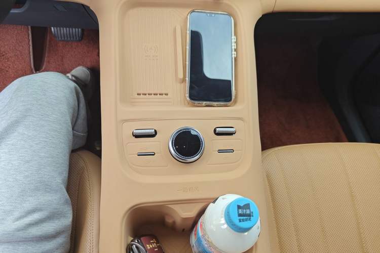 Used Geely Galaxy Xingjian 7 EM-i 2025 120km Flagship Edition Gear Lever