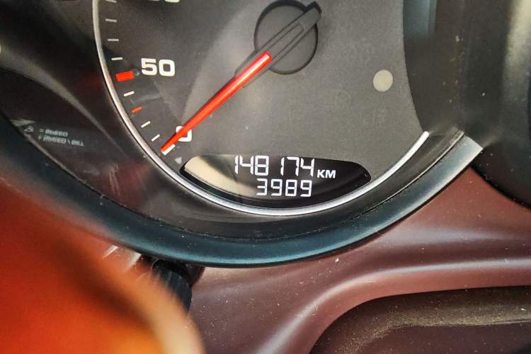 Used Porsche Panamera 2016 Panamera Edition 3.0T Odometer Close Up