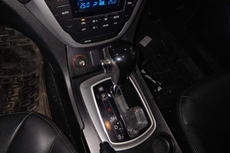 Used GAC Trumpchi GS5 2013 2.0L Automatic Two-Wheel Drive Light Interior Special Edition