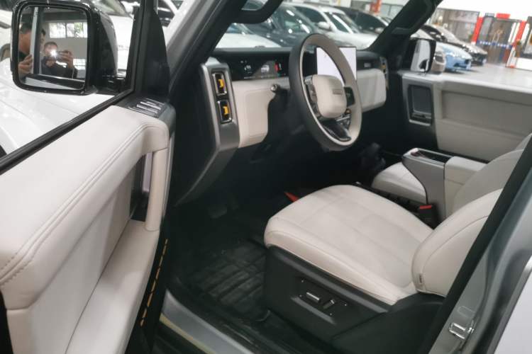 Used iCAR V23 2025 401 Two-Wheel Drive Intelligent Driving Version