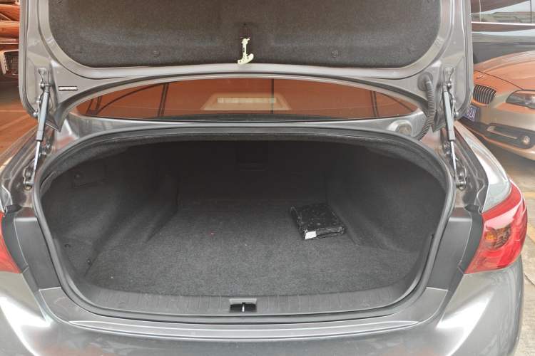 Used Infiniti Q50L 2016 2.0T Enjoyment Edition Trunk