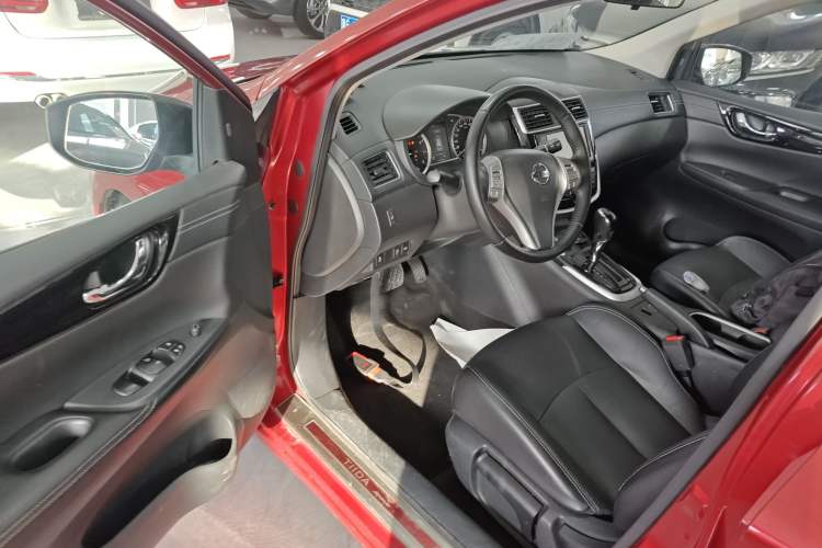 Used Nissan Tiida 2016 1.6L CVT ZhiZun Edition